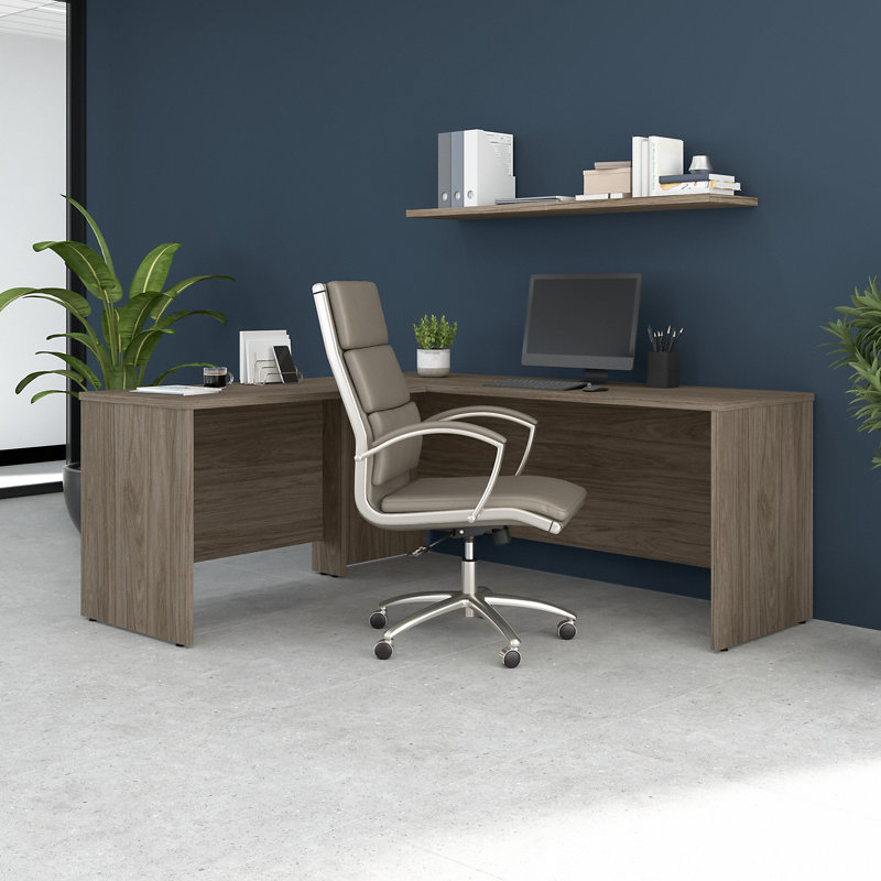 Bureau en forme de L avec retour Studio C, Modern Hickory, H 29,84 po x l 71,02 po x P 65 po