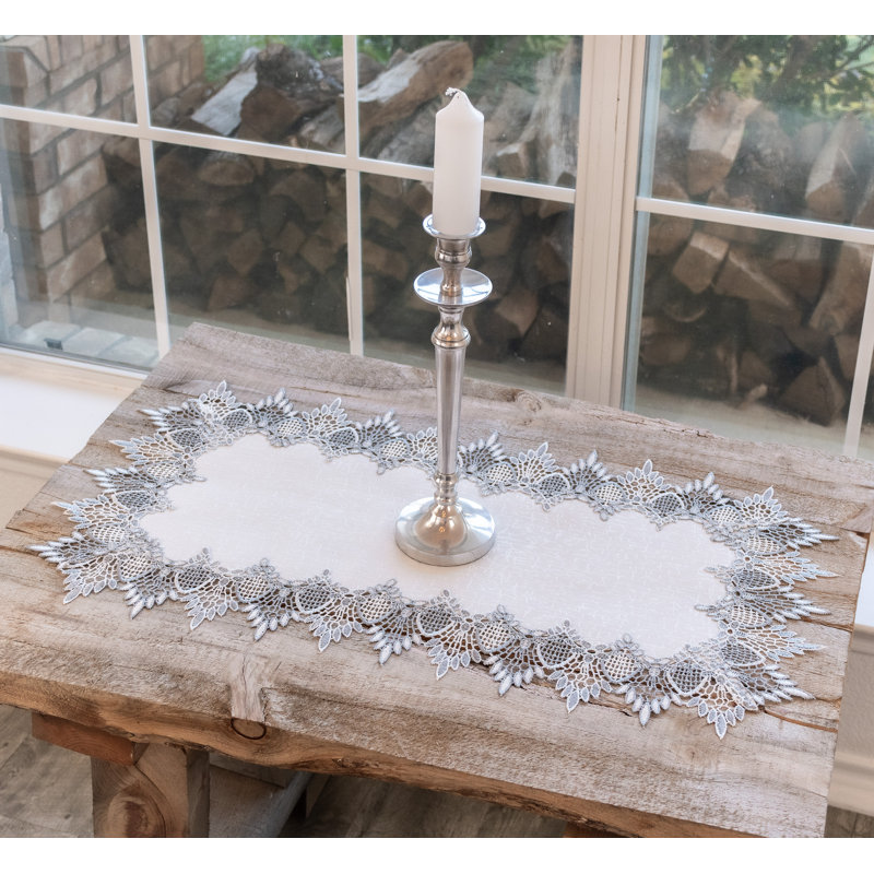 Chemin de table Lace, 14 po x 28 po