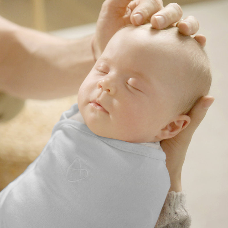 Swaddle SwaddleMe par Ingenuity, taille 0-3 mois, 7 à 14 livres, fermeture à glissière facile à changer - étoiles filantes - panda coucou