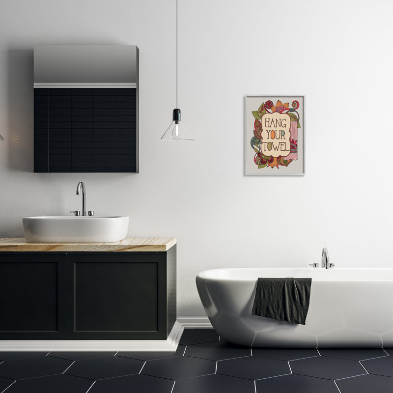 «Hang Your Towel Intricate Floral Mandala Shapes» par Valentina Harper - cadre flottant, impression sur toile