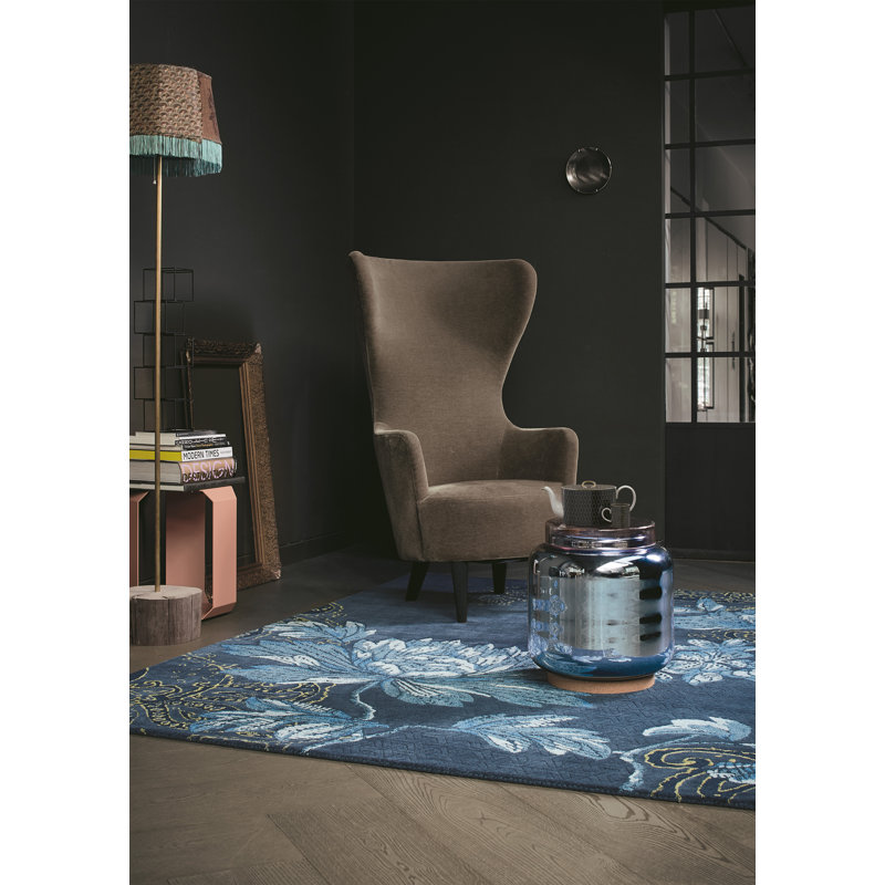 Floral Area Rug in Navy/Gold, Rectangle 6'7" x 9'2"