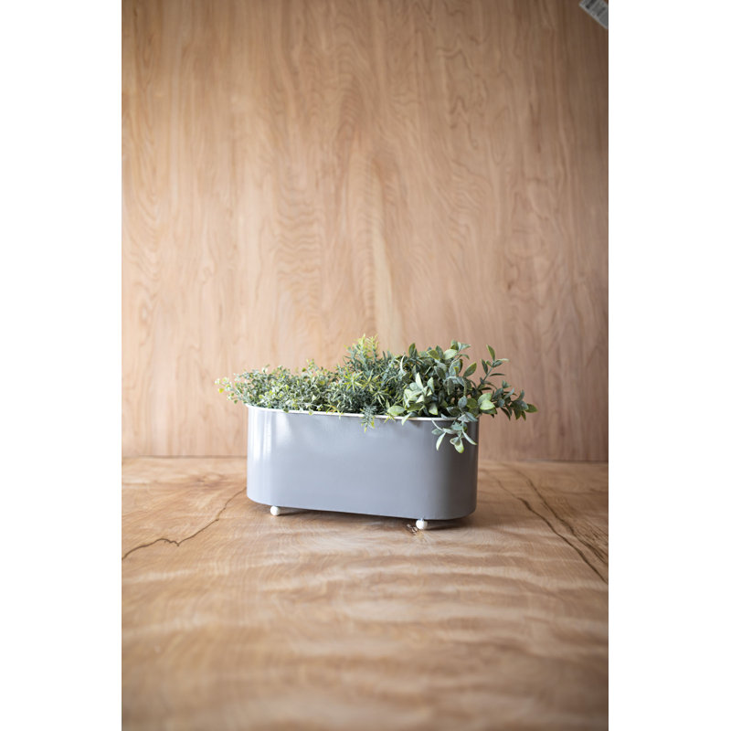 Pot à fleurs en métal
