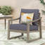 Fauteuil club gris foncé avec coussins en bois et en tissu d'eau pour l'extérieur, accoudoirs inclinés