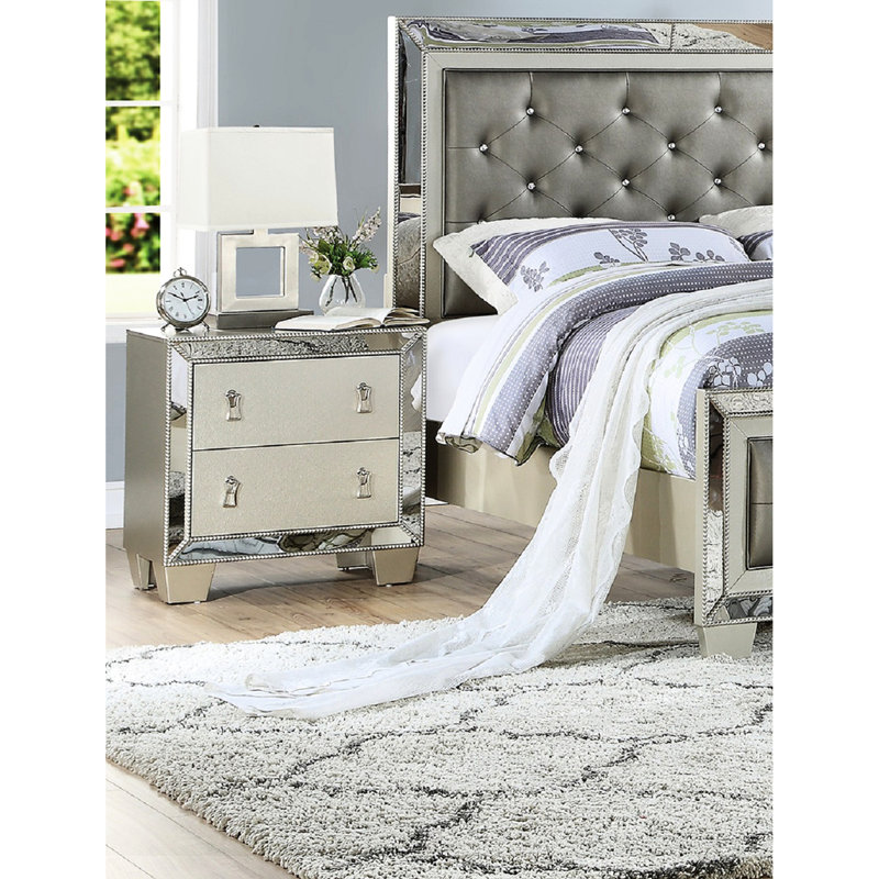 Table de chevet 2 tiroirs argentée avec détails en miroir - Accessoire de chambre à coucher