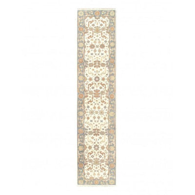 Wool Oriental Area Rug in Ivory