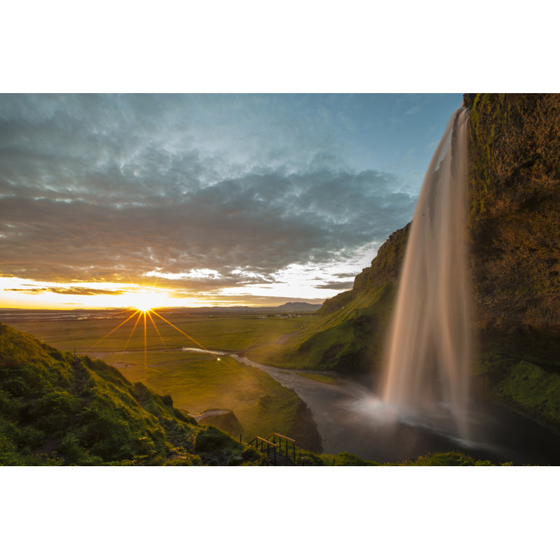 Seljalandsfoss Waterfall in Island - Photographie sur toile tendue, H 8 po x l 12 po