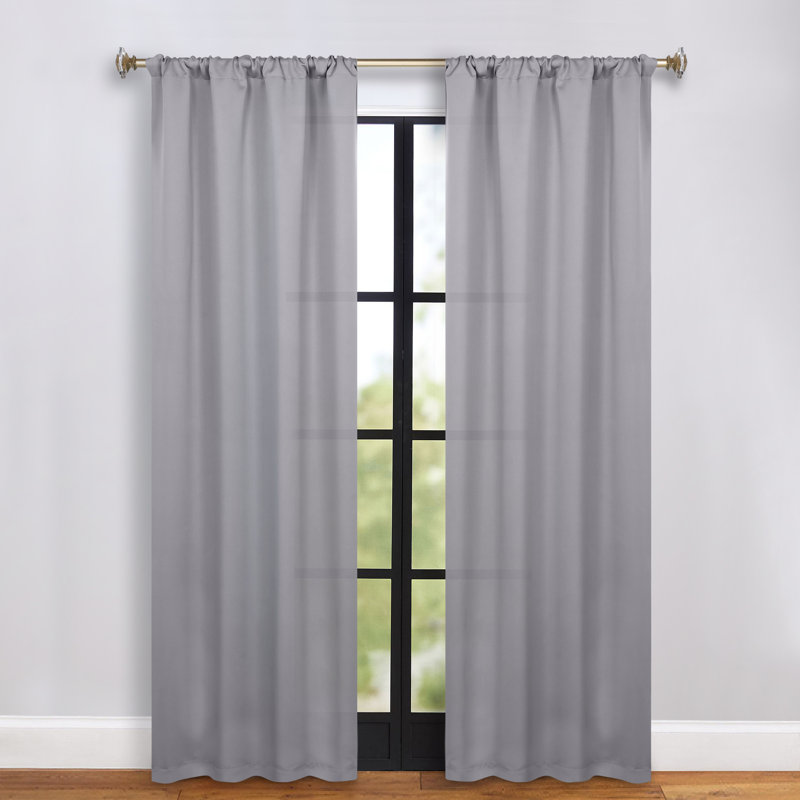 Paire de rideaux obscurcissant avec passe-tringle Moriah Millendon, L 36 po x L 84 po, Argent argent