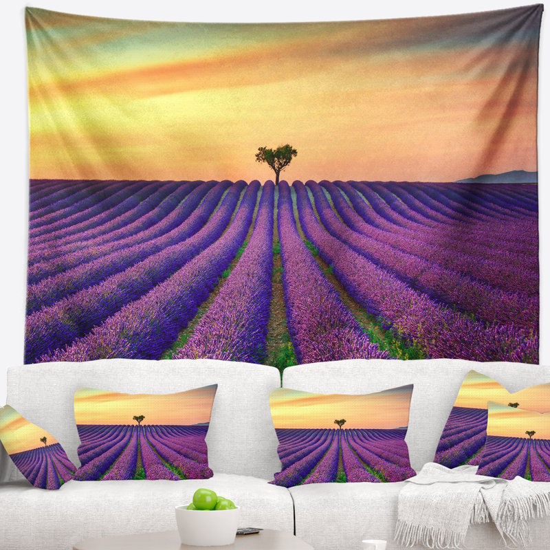 Paysage, lavande, rangées de fleurs en tapisserie de Provence, H 68 po x l 80 po