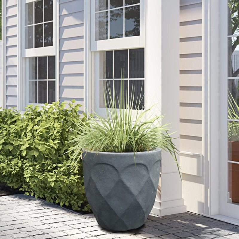 Pot de fleurs en béton Nott, H 16,1 po x l 16,9 po x P 16,9 po, Gris foncé