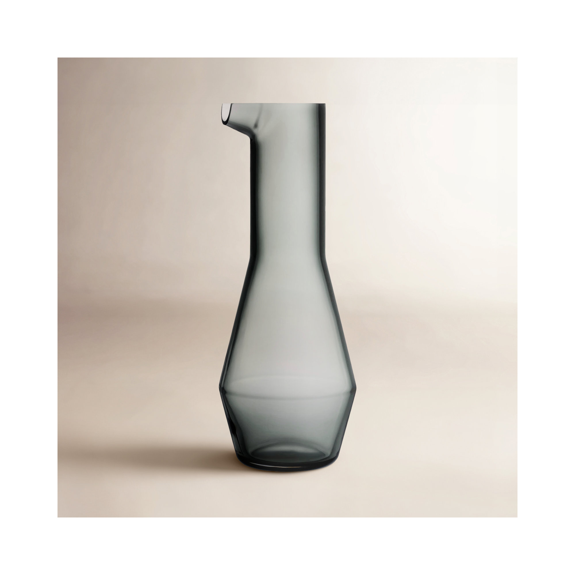 Beak 33.81oz. Pitcher, Smoke