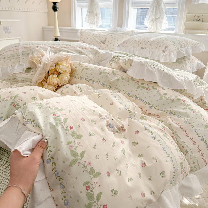 Microfiber Floral Print Comforter Set, Queen Comforter + 2 Pillowcases