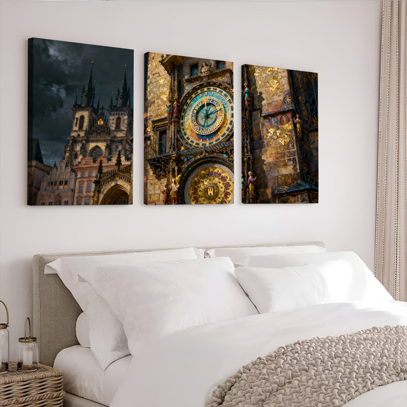 Ensemble de 3 tableaux muraux sur toile représentant une horloge astronomique de Prague et une architecture gothique