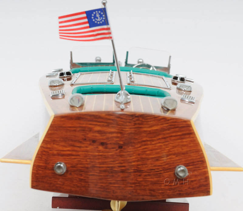 Triple cockpit avec vitrine Chris Craft