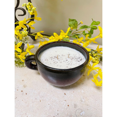 Bougie fantaisie parfumée à la cannelle et aux beignes et au café
