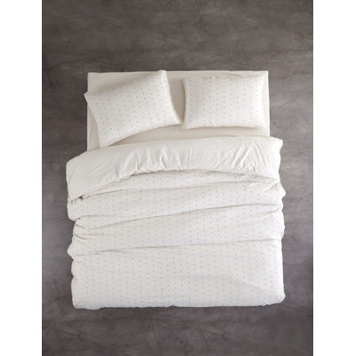 Quiltisse Striped Bedspread with Pillowcases Included