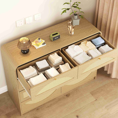 Commode 8 tiroirs avec façade en rotin, commode à panneaux de particules larges, armoire de rangement moderne en bois pour le salon de la chambre à coucher