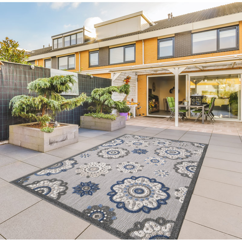 Floral Machine Woven Indoor / Outdoor Area Rug, Rectangle 7'10" x 9'10", Gray