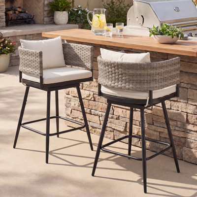 Tabourets de bar pivotants surdimensionnés de 28 po avec coussins, chaises de patio en rotin PE toutes saisons pour la cour
