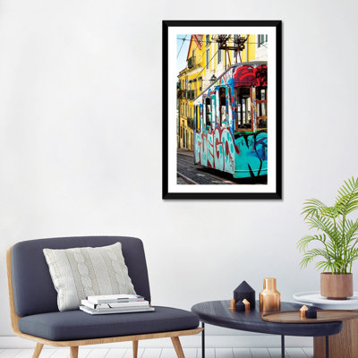 Impression de photo « graffiti tramway Lisbon » par Philippe Hugonnard