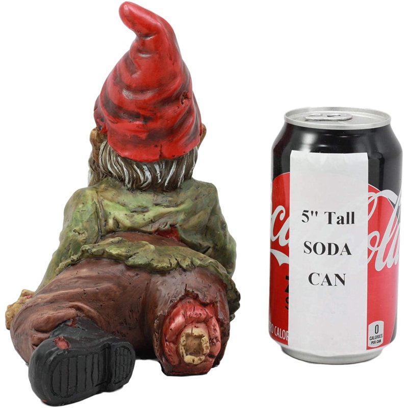 Statue de gnome zombie rampant sur le sol Ebros