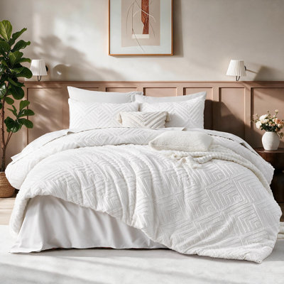 Tufted Farmhouse Comforter Set with Pillowcases, Lightweight All-Season Bedding Set