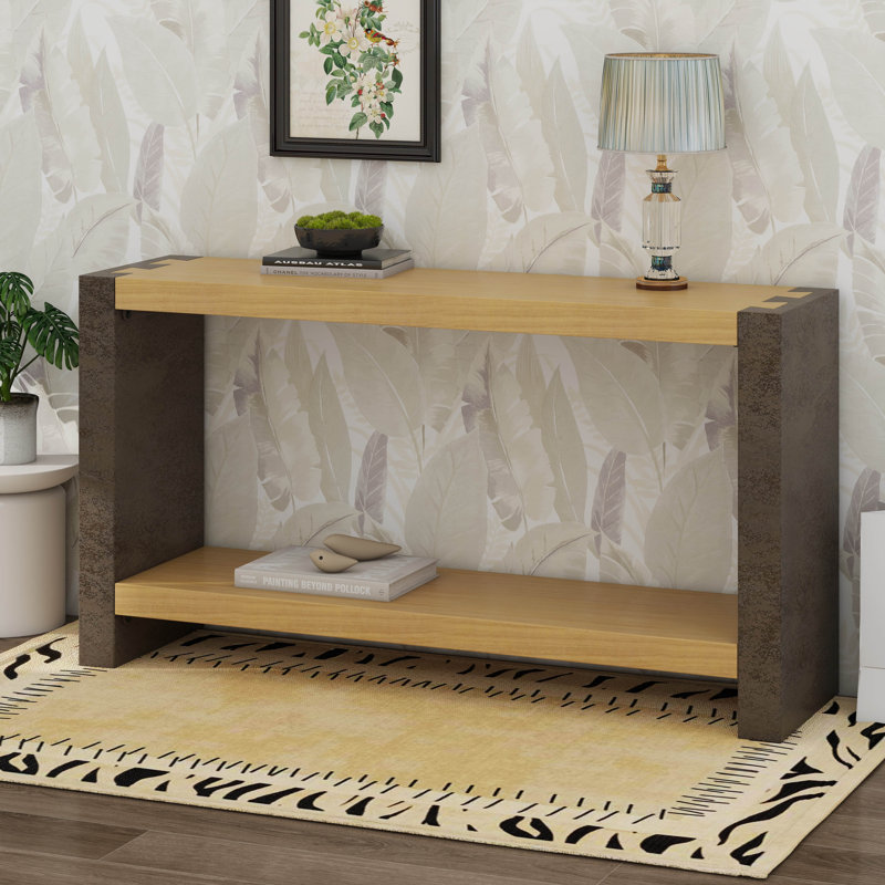Console vintage rétro avec menuiserie à queue d'aronde et bois vieilli