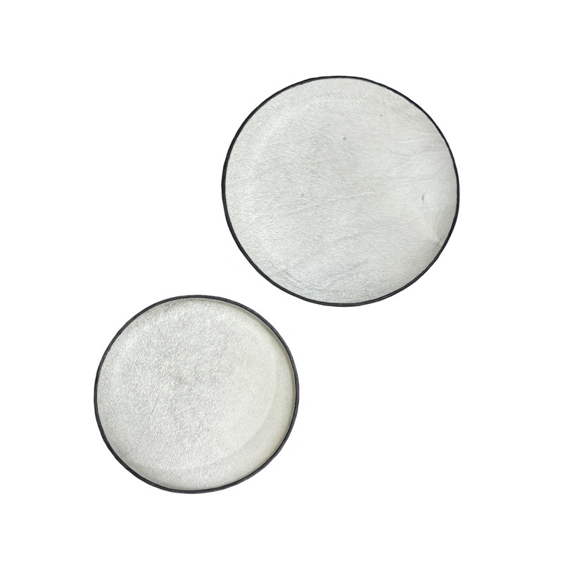 Plateau rond en cuir SOUTH AMERICAN, H 1 po x l 11 po x P 11 po, Cuir de vache gris