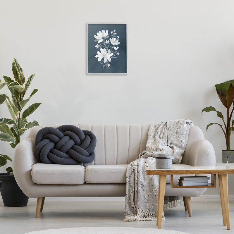 Art floral blanc avec giclée encadrée par Leeza Hernandez, H 14 po x l 11 po, Estampe numérique encadrée blanc bord de mer