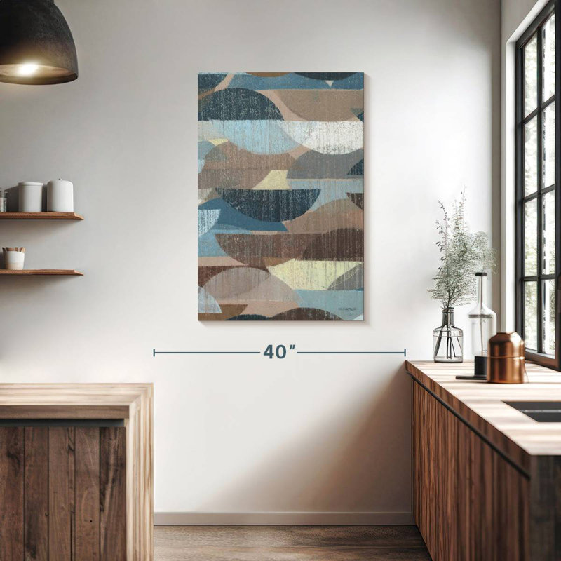 Avery Voyager, 39" H x 26" W