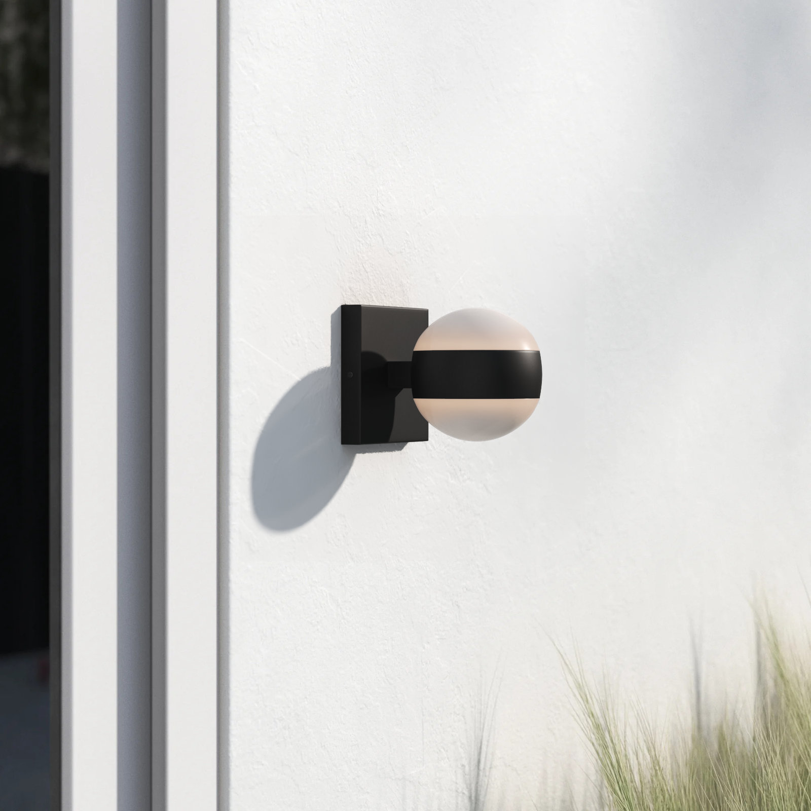 Single Light Globe Outdoor Aluminum LED Wall Light