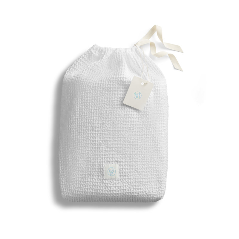 Cascade Duvet Cover Set, Queen Duvet Cover + 2 Queen Shams, White