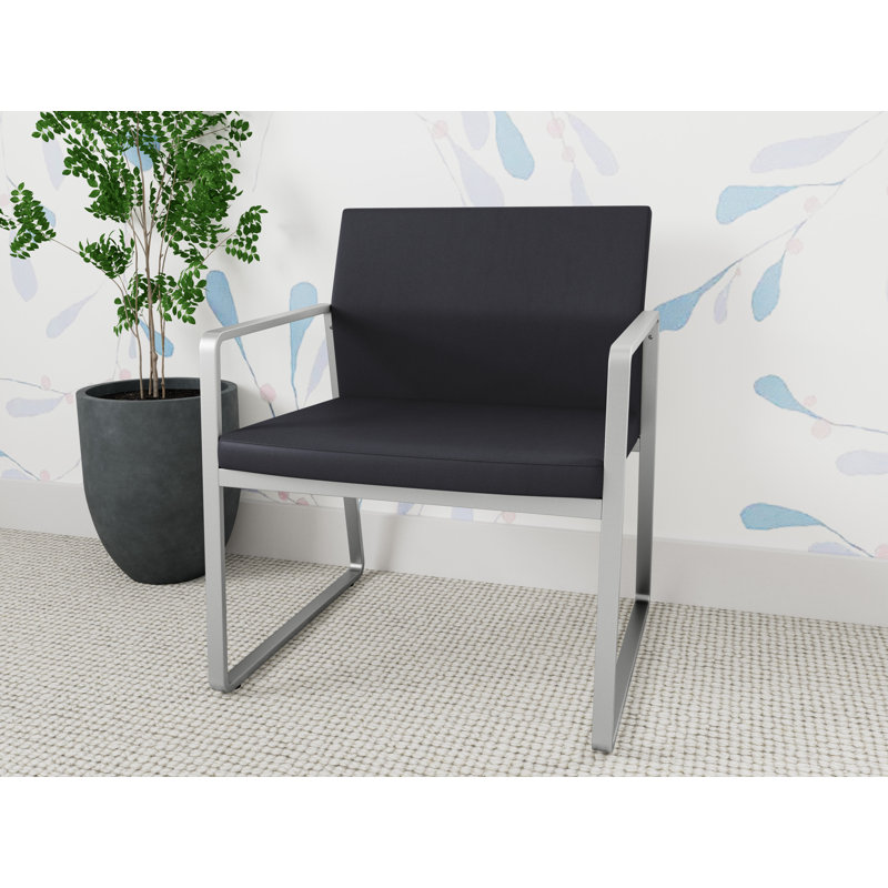 Chaise d'invité surdimensionnée Gansett, Argent, Vinyle noir Patriot Plus