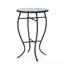 Table d'appoint d'extérieur ronde avec plateau de style mosaïque et pieds incurvés en fer, table de bout - bleu, blanc et noir mat