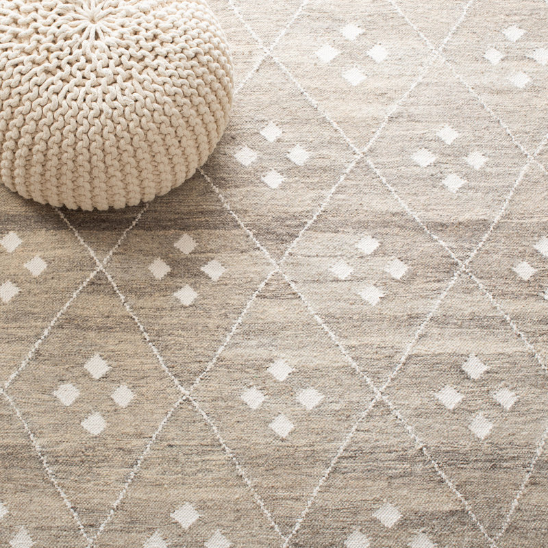 Natural Kilim Hand Woven Wool/Viscose/Cotton Geometric Rug in Natural Beige/Ivory, Rectangle 2'6" x 4'