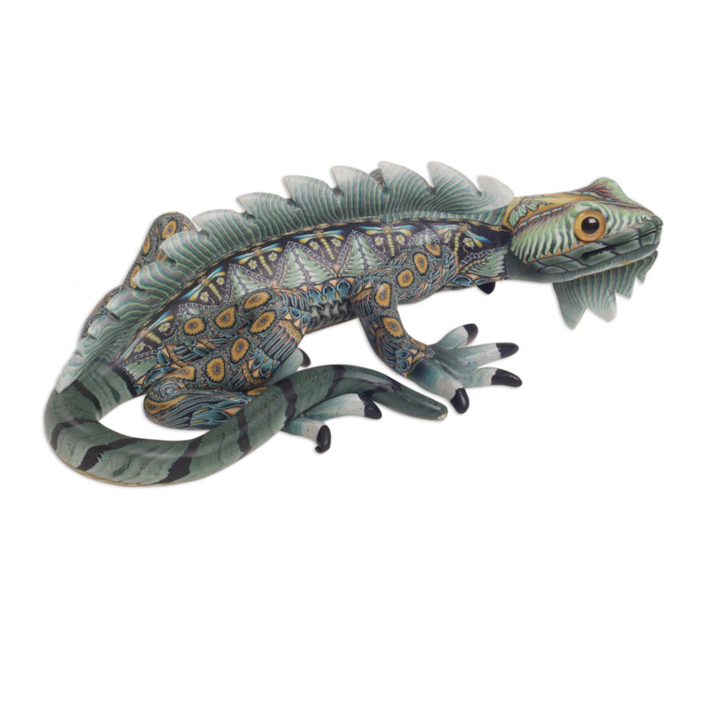 Sculpture en argile polymère watchful iguane Helios
