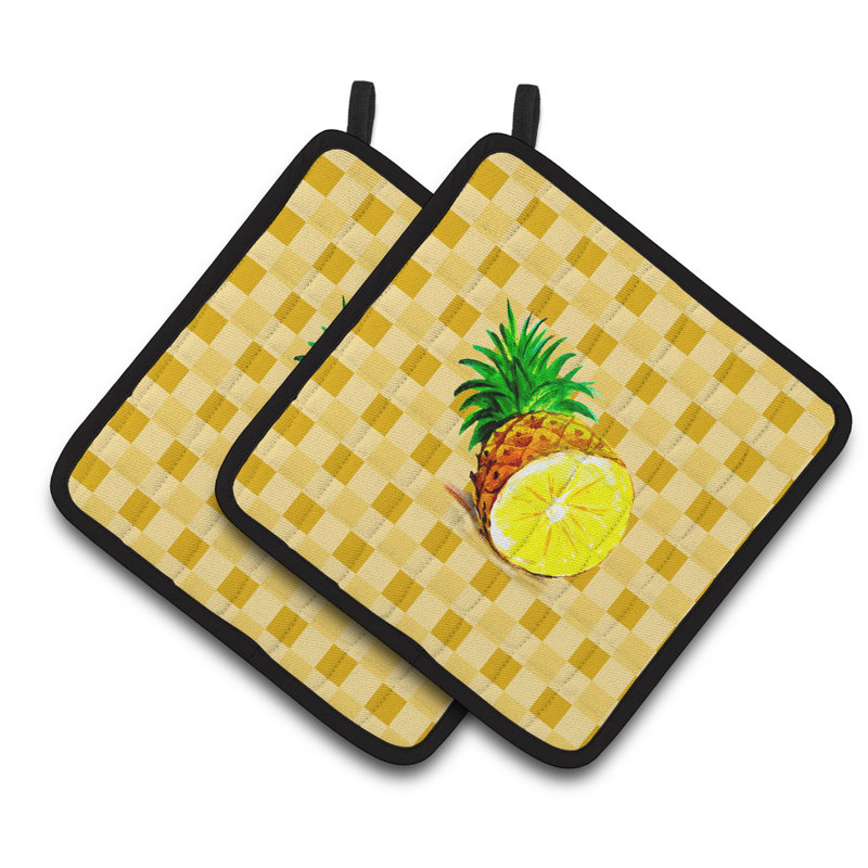 Cuisinier poignée découpé du dessus de l’ananas caroline on basketweave