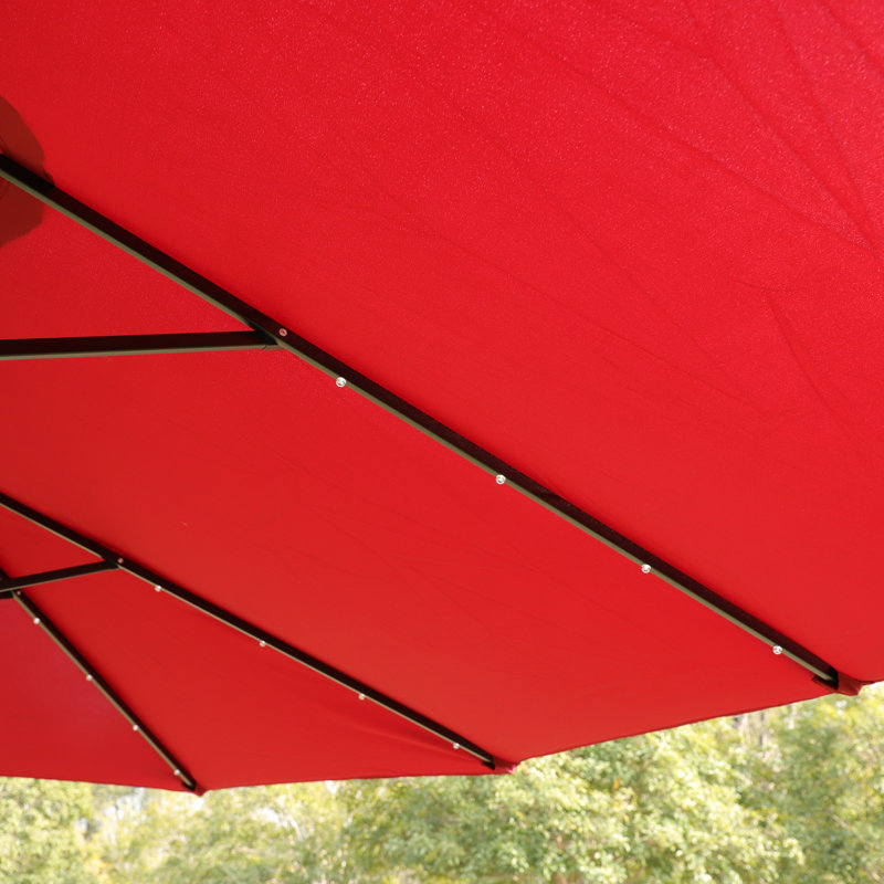 Grand parasol de patio extérieur double 15 x 9 pi - rouge avec base. Espace d'ombrage supplémentaire pour la cour arrière, la piscine. Protection contre les intempéries, structure en acier, manivelle pratique, conception d'évent dans le jardin, la cour arrière.