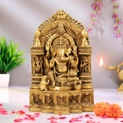 Figurines & Sculptures