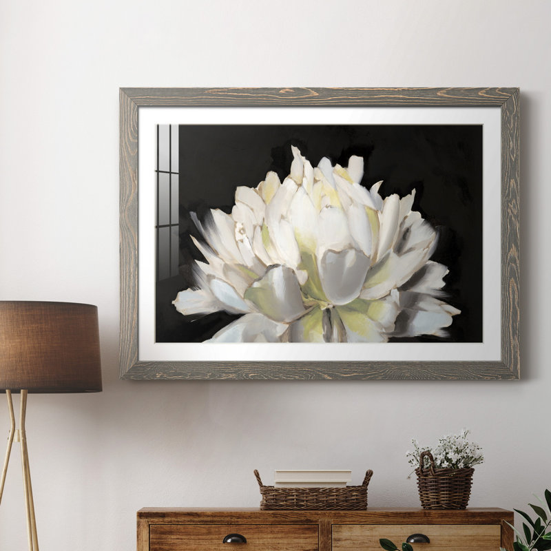 «All Aflutter I», reproduction d'art sur papier encadrée, Encadré gris, H 37,5 po x l 27,5 po x P 1,5 po