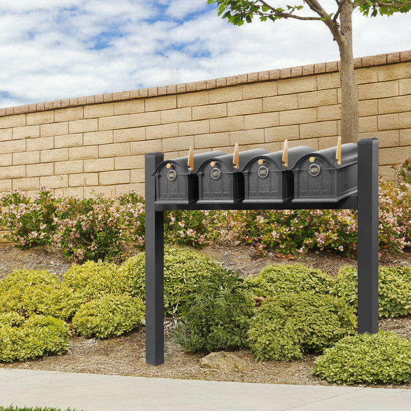 Balmoral Quad Mount Mailbox /w/ Pyramid Caps & Personalized Door Medallion (4 Mailboxes, Quad Mount Post, 4 Medallions), Yes