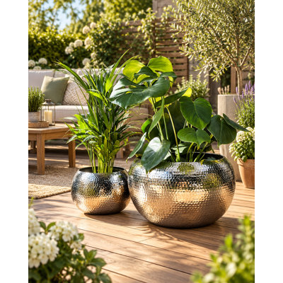 Rori Metal Pot Planter