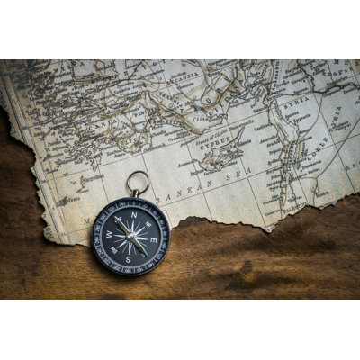 Maquoketa " Old Compass And Vintage Map " by Worac