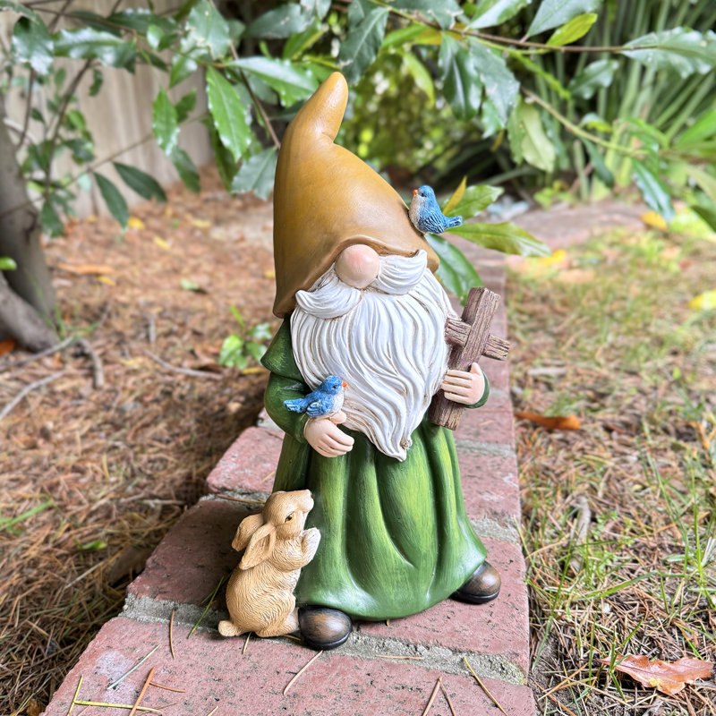 Statue de moine gnome de jardin avec croix et créatures des bois Exhart, 6 x 5 x 10,5 po