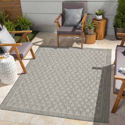 Tapis argenté en polypropylène Sain Gchar2009