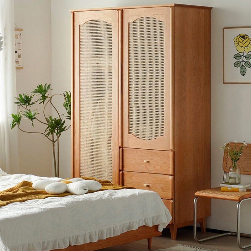 Simple and Retro Light Luxury Wardrobe