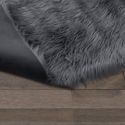 Tapis à poil long gris Hughey