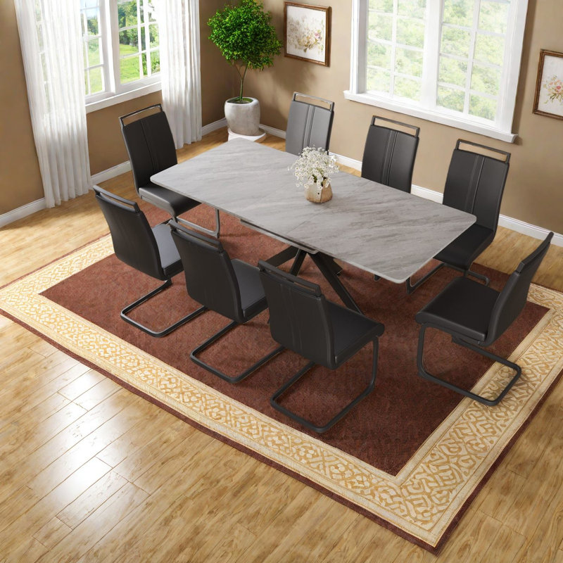 Ensemble de table de salle à manger (doit inclure la table et la chaise)