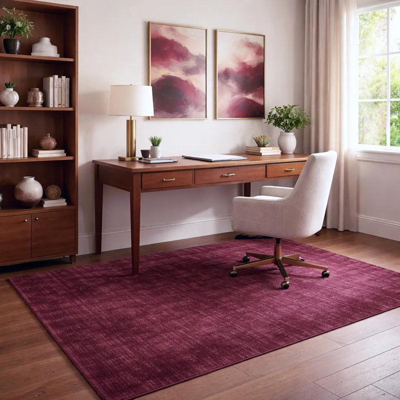 Tapis en viscose rose / rouge tissé à la main Kai Authentic, 5 pi x 7 pi 6 po