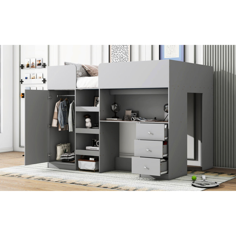 Lit mezzanine double avec agencement de couleur grise, garde-robe intégrée, bureau et rangement