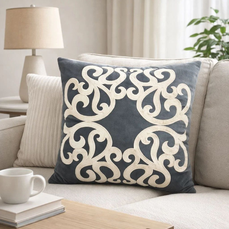 Coussin décoratif Dery, velours gris accent de vigne rétro, carré de 20 pouces, Blanc / Gris